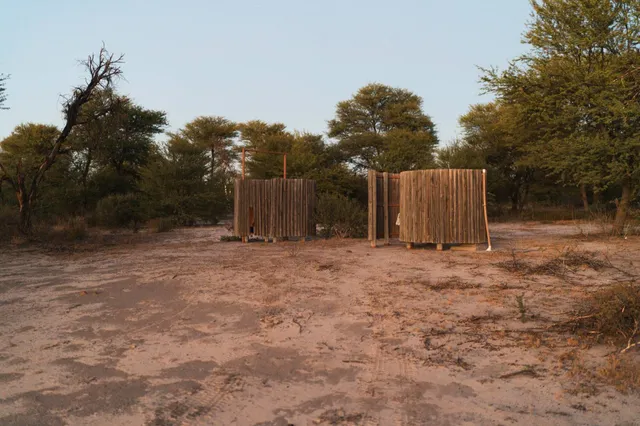 Rustikale Campsite im CKGR mit Dusche und Plumpsklo