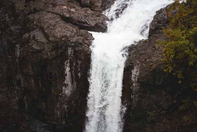 Wasserfall im Provincial Park bei Campbell River