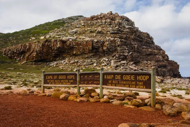 Holzschild Kap der Guten Hoffnung – Symbol für Aufbruch und Abenteuer am Rande Afrikas.