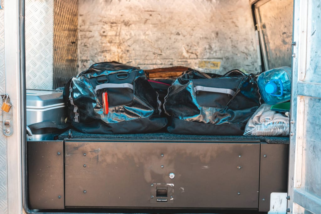 Gepackte Reisetaschen für Botswana