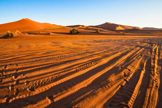 Die letzten Kilometer zum Sossusvlei führen durch Tiefsand und ist nur mit einem 4x4-Fahrzeug machbar