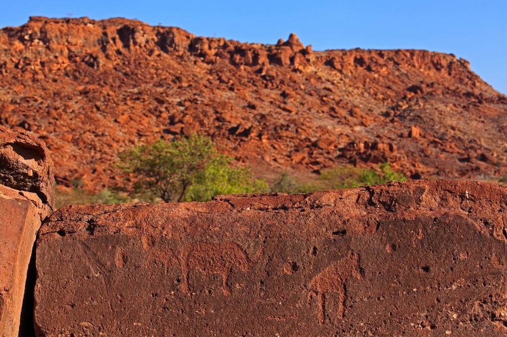 Die Felsen im Damaraland beherbergen zahlreiche Felsmalereien